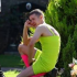 A katona aki női ruhában ment bajtársa temetésére