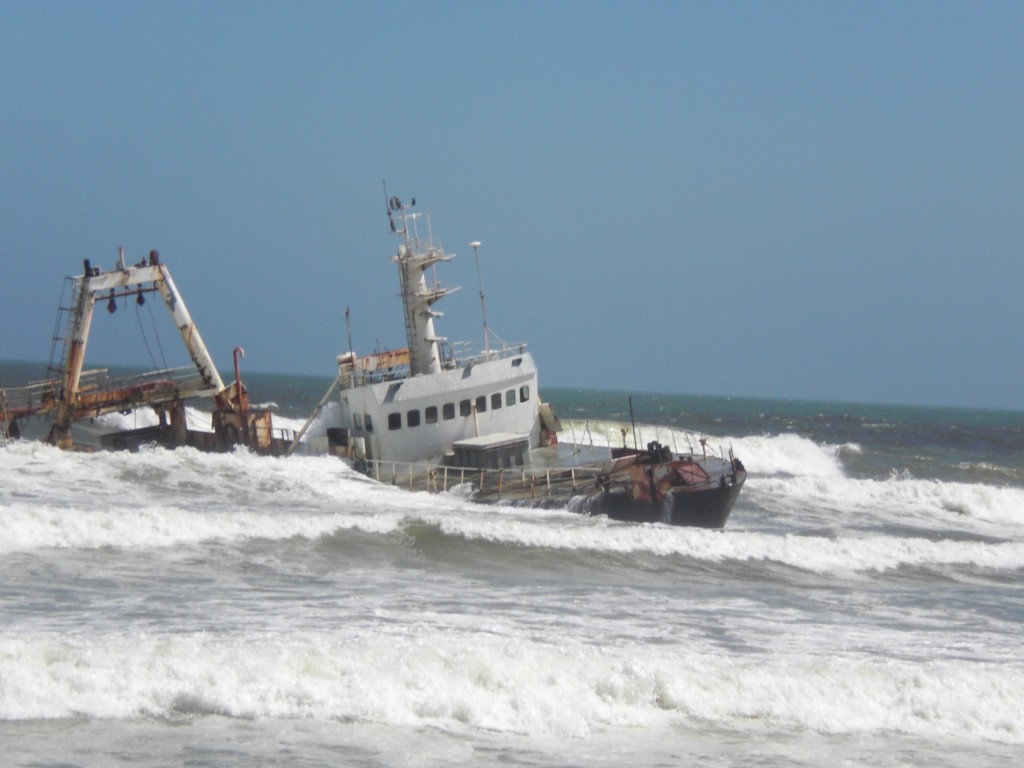 ship-wrecked-boat