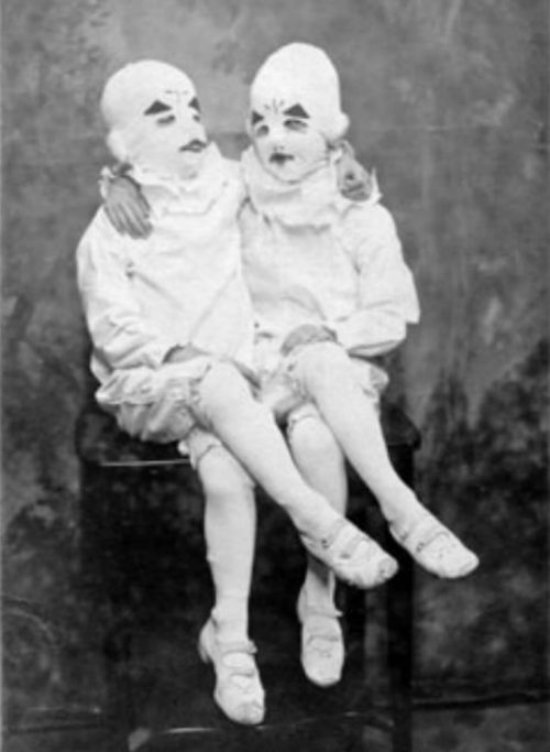 bizarre-photos-past-35