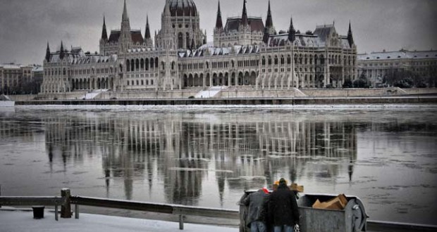 Szívbemarkoló fotósorozat a magyarországi mélyszegénységben élőkről