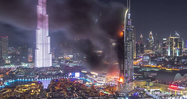 Timelapse videó készült a szilveszterkor lángoló dubai felhőkarcolóról